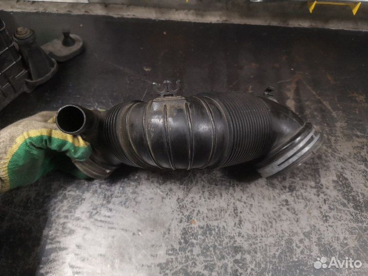 Патрубок воздушного фильтра VAG 3c0129654P/AJ