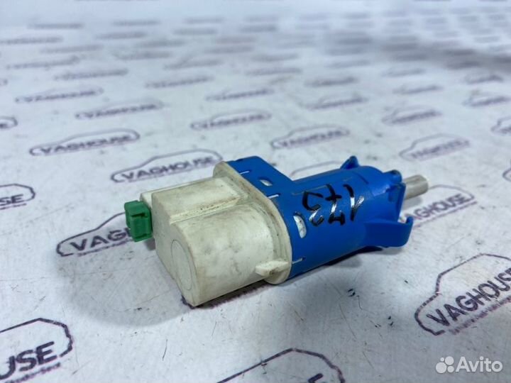 Датчик включения стоп сигнала Ford Focus 2 1.8