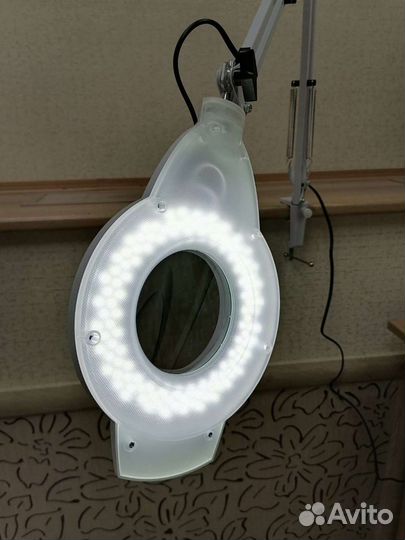 Лампа-лупа настольная на струбцине