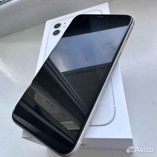 Телефон iPhone 11