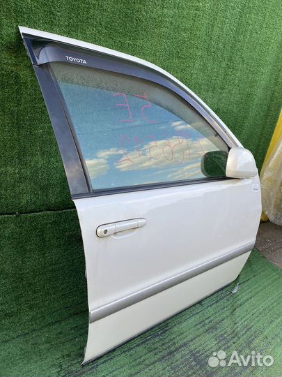 Дверь передняя правая Toyota Raum EXZ15 Зеркало не