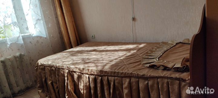 Покрывало из портьерной ткани на синтепоне