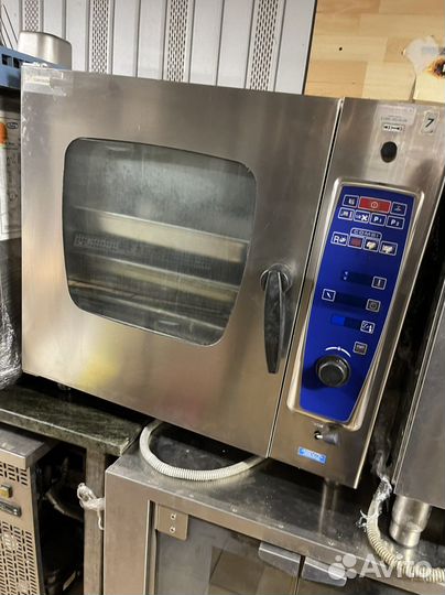 Пароконвектомат на 6 уровней