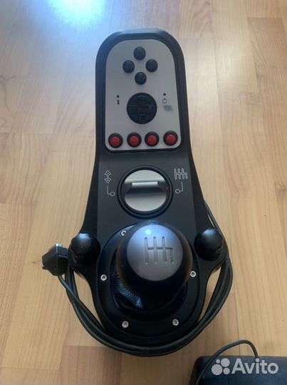 Игровой руль logitech g25 в хорошем состоянии