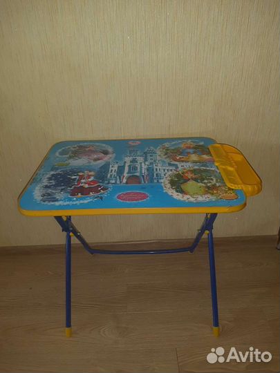 Детский столик