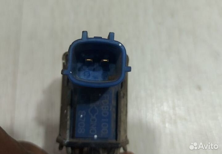 Клапан вакуумный Nissan primera P12