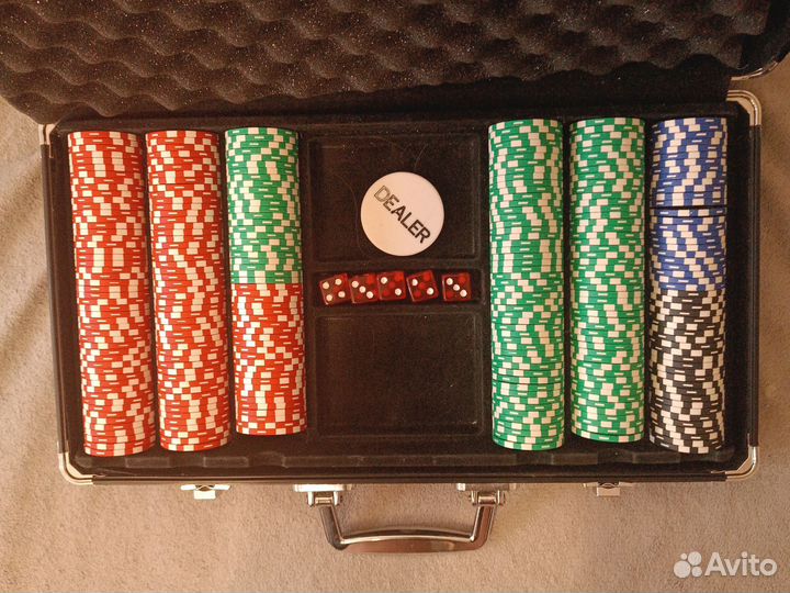 Покерный набор 300 фишек
