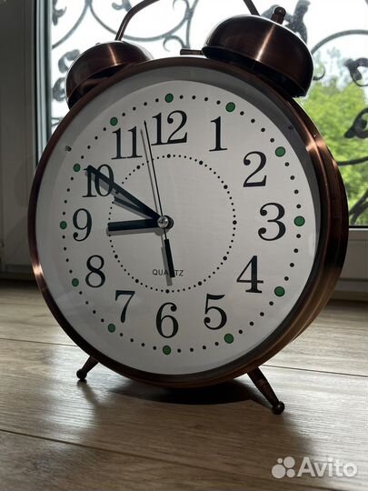 Будильник quartz