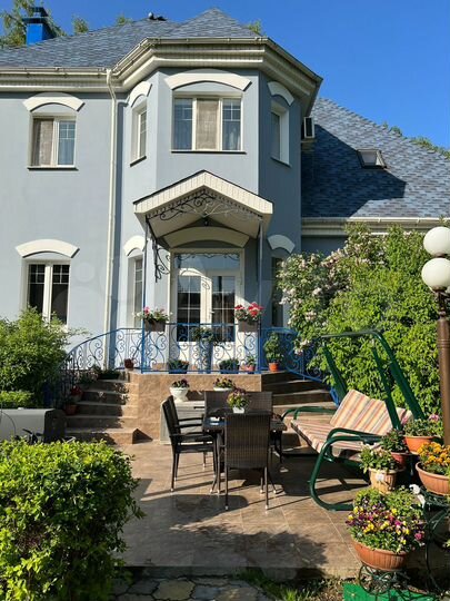 Дом 470 м² на участке 12 сот.