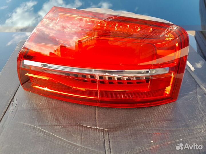 Фонарь Ауди 8 в крыло 4H0945096H
