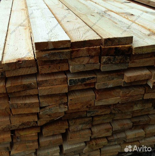 Доски из сосны, универсальное решение для строител