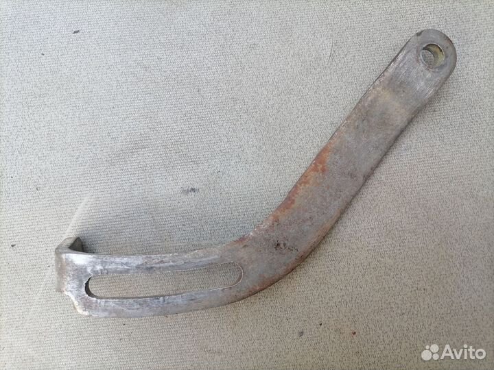 Кронштейн натяжения генератора 2.0 G4CP Hyundai