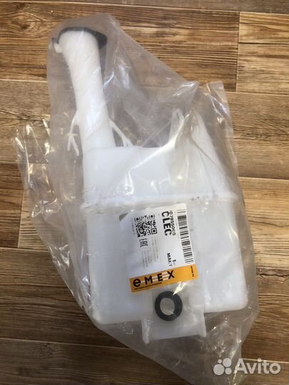 Бочек омывателя Toyota Corolla