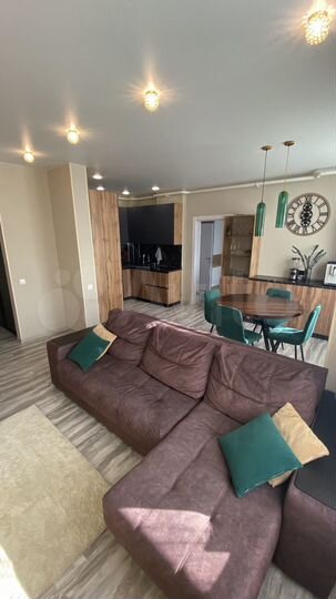 2-к. квартира, 67,3 м², 1/25 эт.