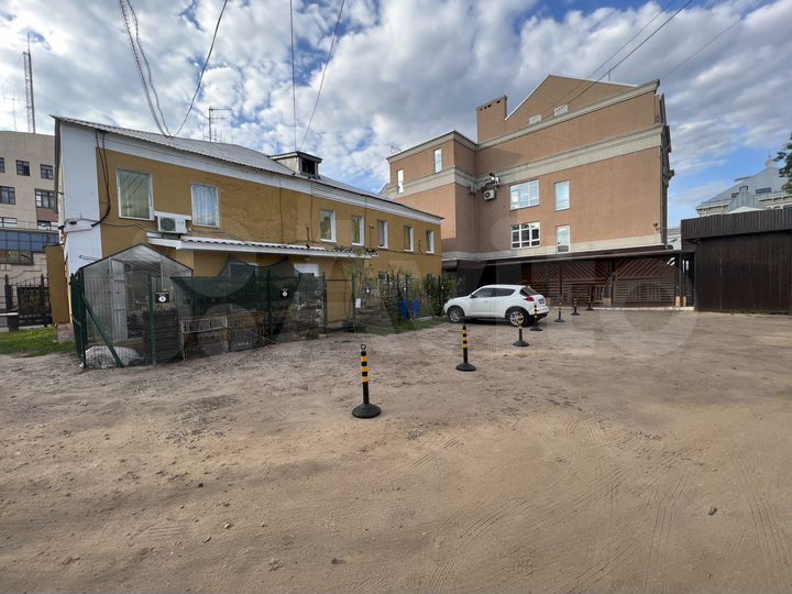 Машиноместо, > 30 м²