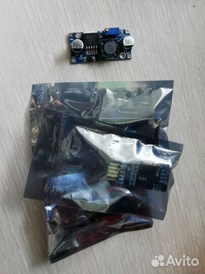 Регулируемый понижающий модуль LM2596