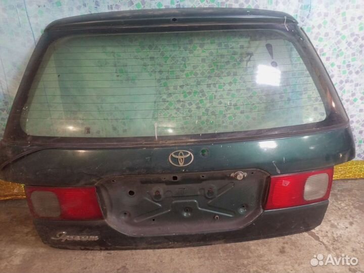 Продам дверь багажника