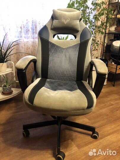 Кресло игровое Бюрократ Viking 6 knight