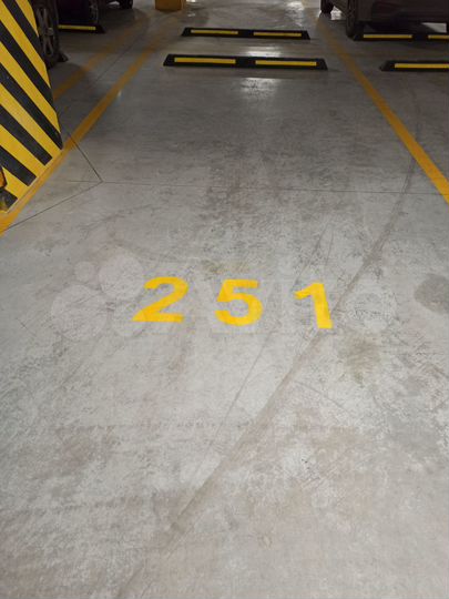 Машиноместо, 13 м²