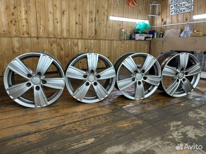 Продам литые диски R16