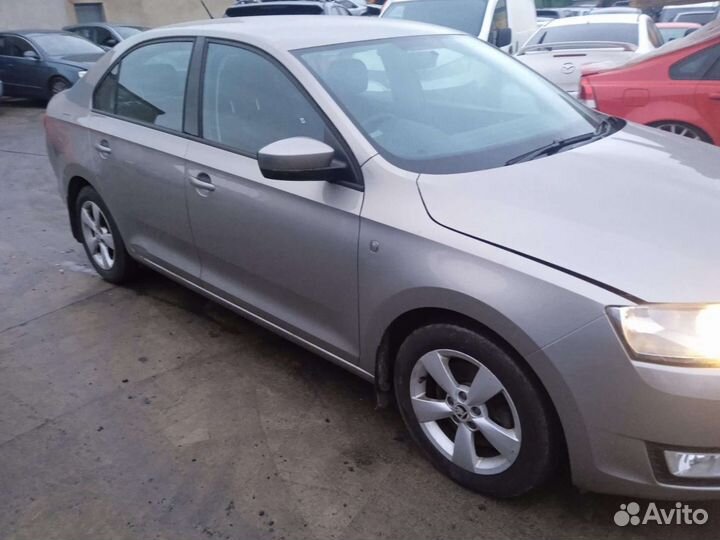 Полка багажника skoda rapid 2014