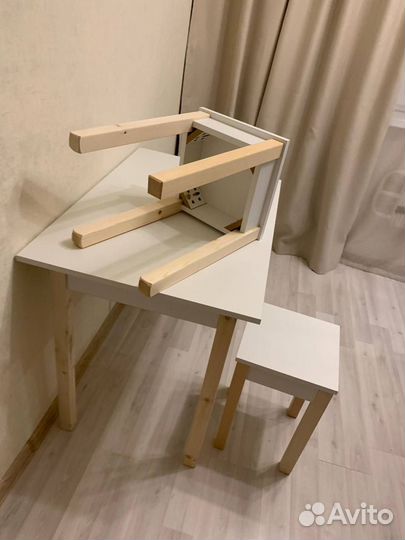 Стол кухонный