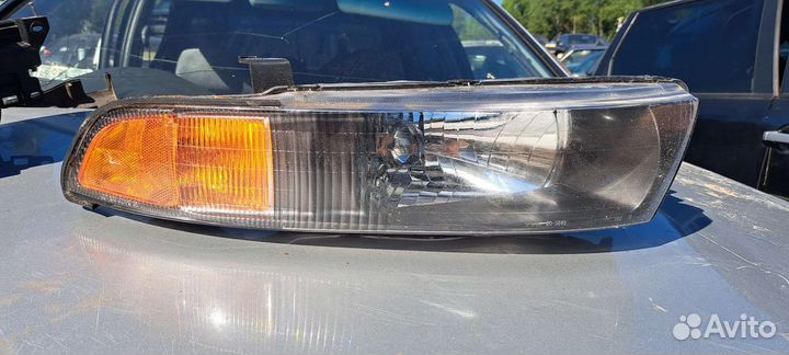 Фары правая, левая Mitsubishi Galant 8