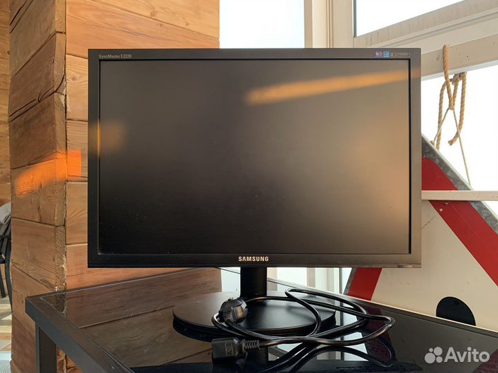 Монитор Samsung syncmaster e2220