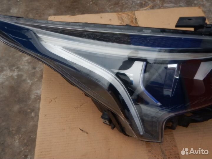 Фара правая KIA Rio 4 FB оригинал