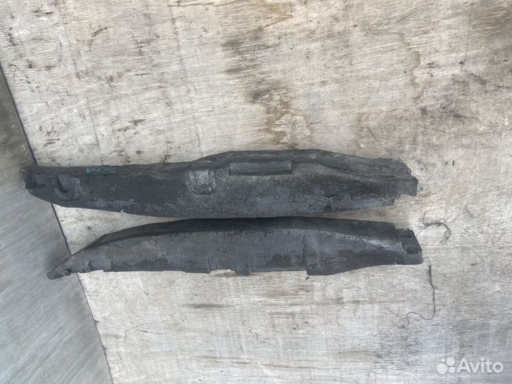 Уплотнитель переднего крыла VW Passat B6