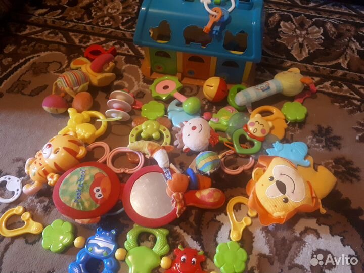 Погремушки и горшок