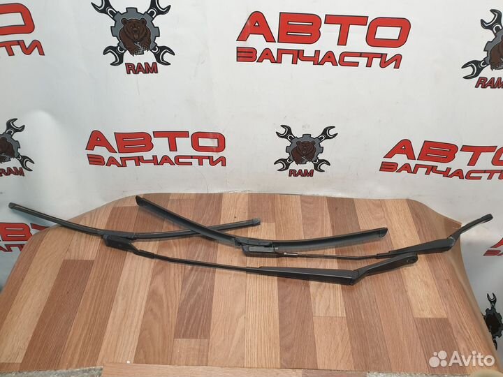 Поводки дворников Peugeot 308,408