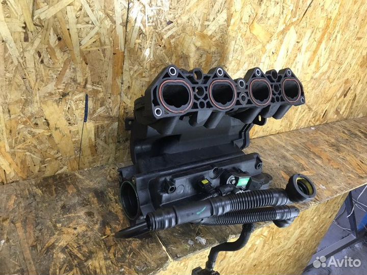 Коллектор впускной Peugeot 307 Citroen C4 1.6 TU5J