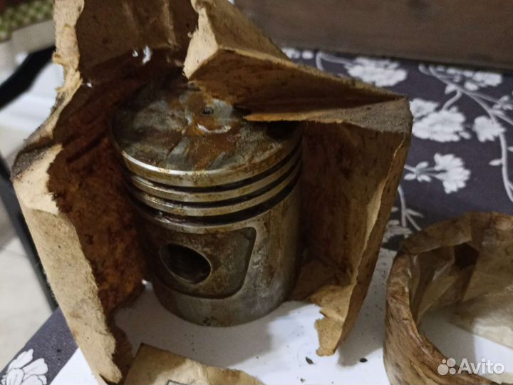 Зап. Части. Москвич- 401. Поршневая., оригинал