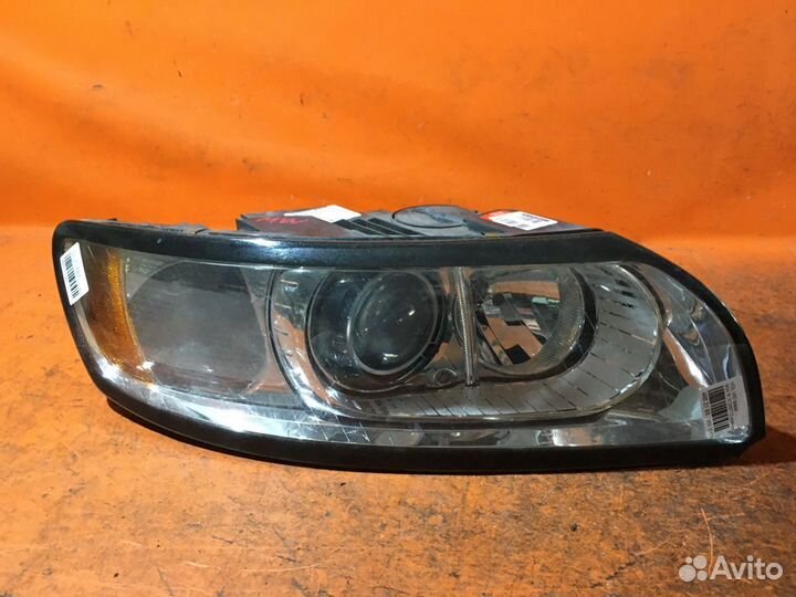 Фара левая/правая Volvo V50 MW ксенон