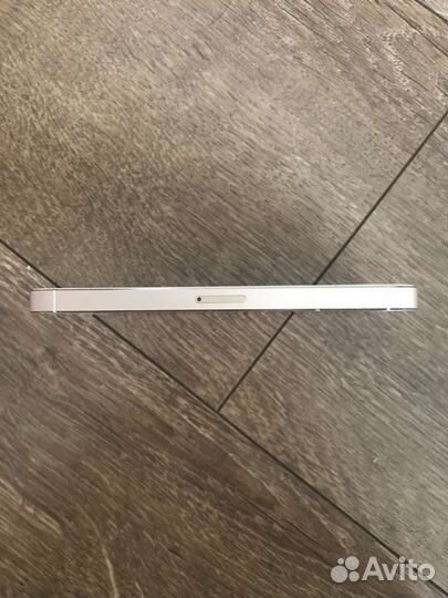 Телефон iPhone 5s