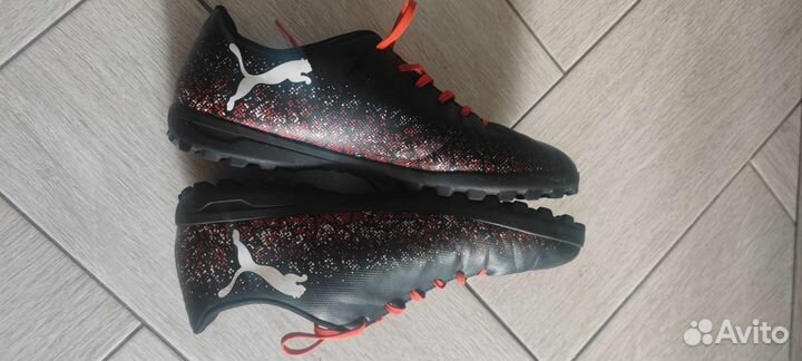 Футбольные бутсы puma