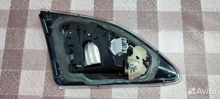 Фонарь задний правый в крышку багажника Мазда 3 bl