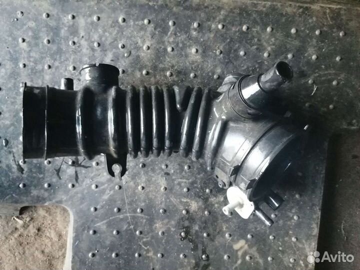 Патрубок воздушного фильтра Toyota Camry V40 2azfe