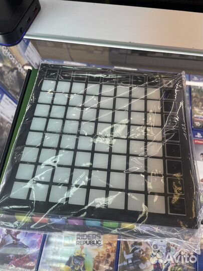 Midi контроллер Novation