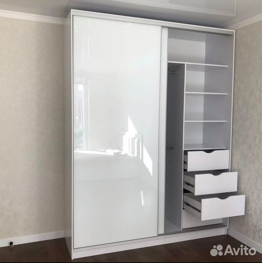 Шкаф