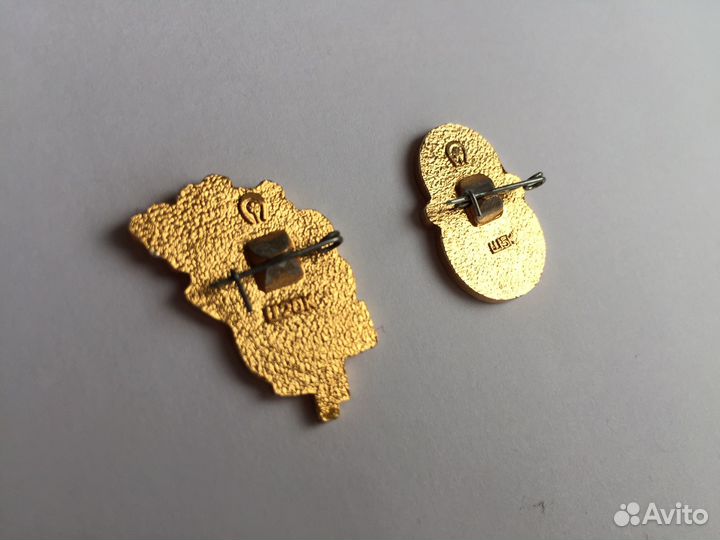 Значок 8 марта