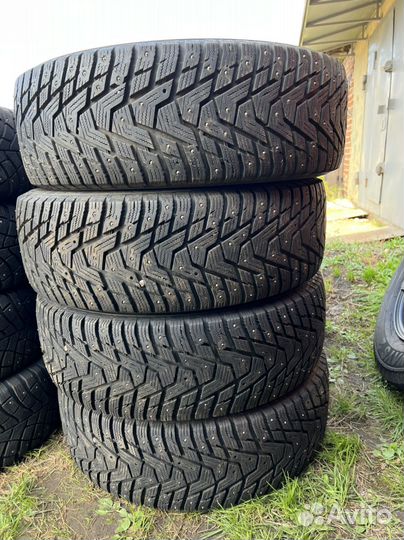 Nokian Tyres Hakkapeliitta 8 SUV 215/65 R16