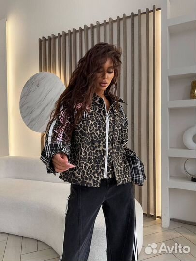 Джинсовый костюм леопардовый