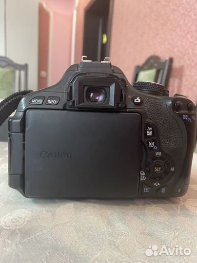 Фотопарат Canon EOS 600D