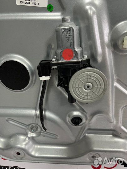 Стеклоподъемник передний левый на Nissan TeanaJ32