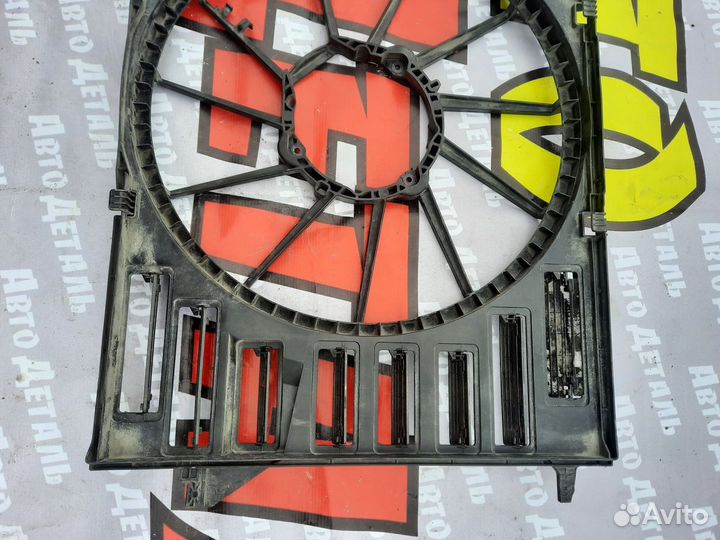 Диффузор вентилятора Audi Q7 4M 2015