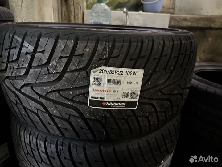 Hankook Ventus ST RH06 285/35 R22 102W