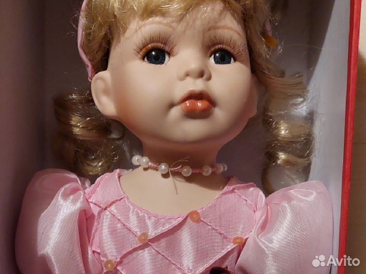 Кукла фарфоровая Жюли 35 см Angel Collection