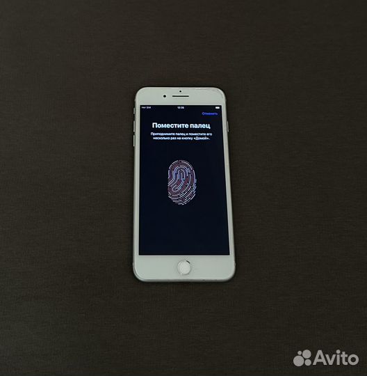 iPhone 8 Plus, 64 ГБ